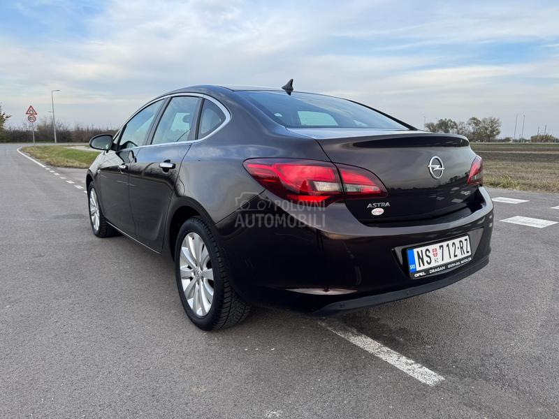 Opel Astra J 1.7 CDTI