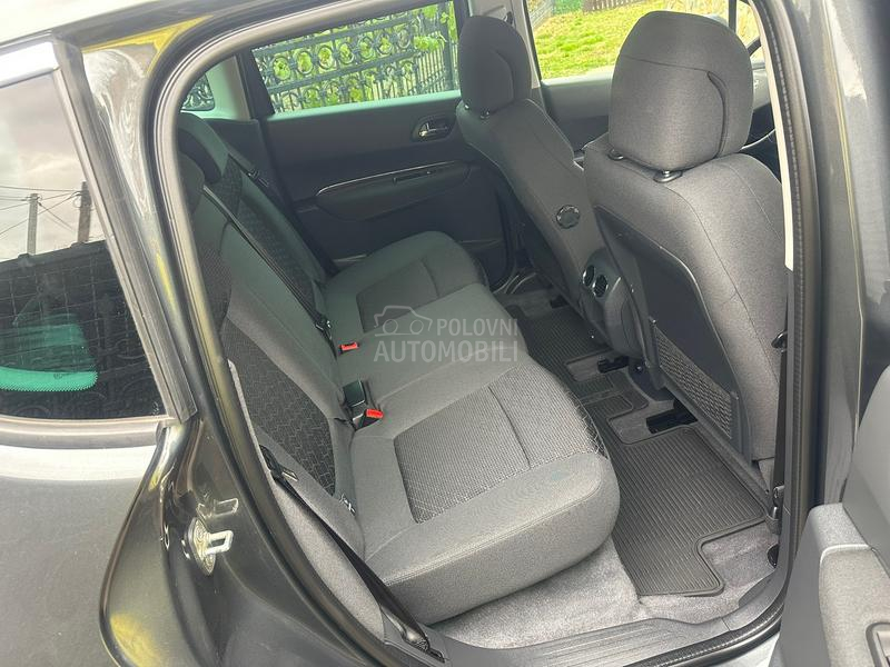 Peugeot 3008 1.6 HDI - AUT/PANO