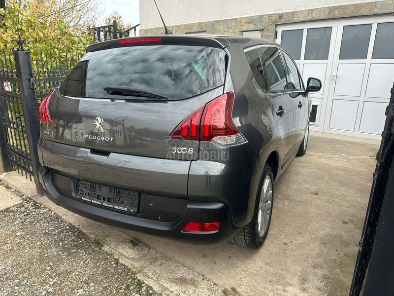 Peugeot 3008 1.6 HDI - AUT/PANO