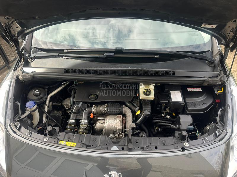 Peugeot 3008 1.6 HDI - AUT/PANO