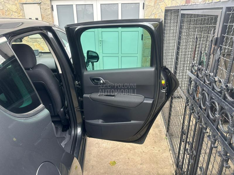 Peugeot 3008 1.6 HDI - AUT/PANO