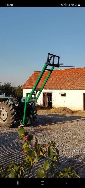 IMT utovarivac za rolo bale