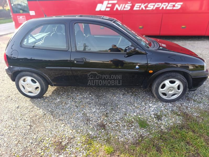 Opel Corsa C 1.0 b