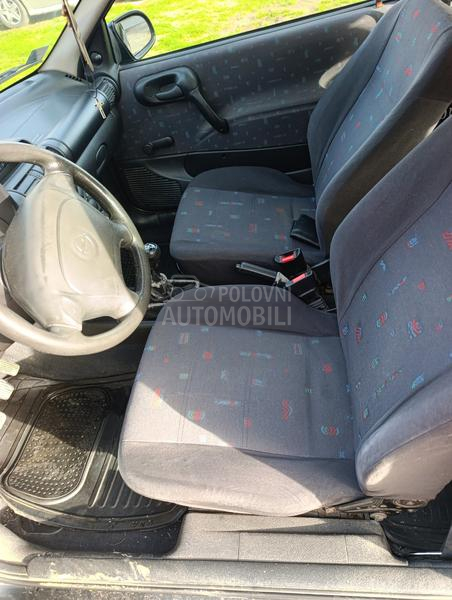 Opel Corsa C 1.0 b