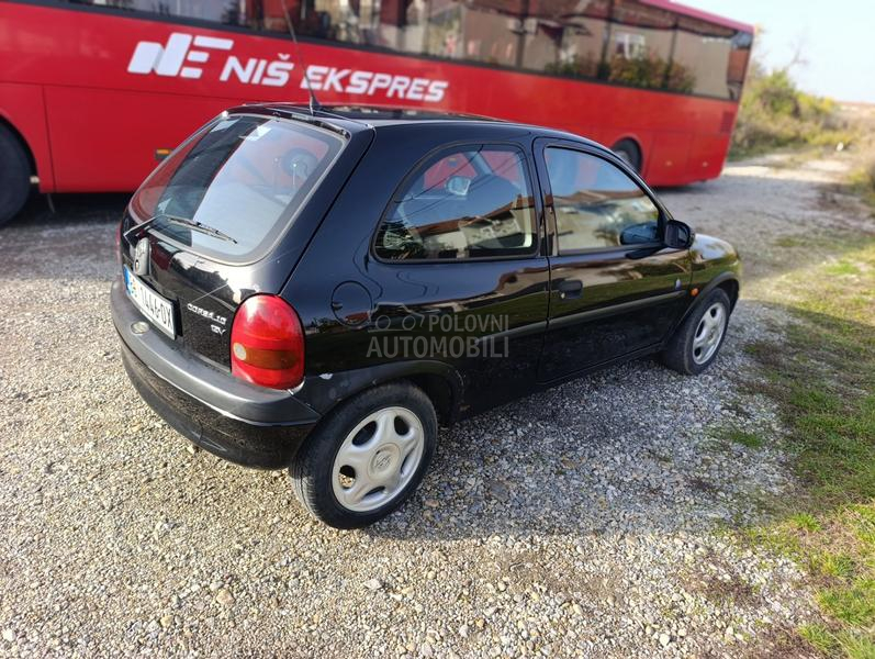 Opel Corsa C 1.0 b