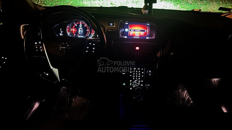Volvo V40 D2 auto led virtual