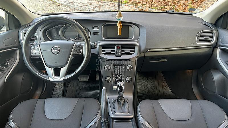 Volvo V40 D2 auto led virtual