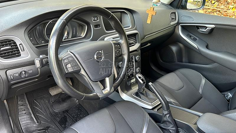 Volvo V40 D2 auto led virtual