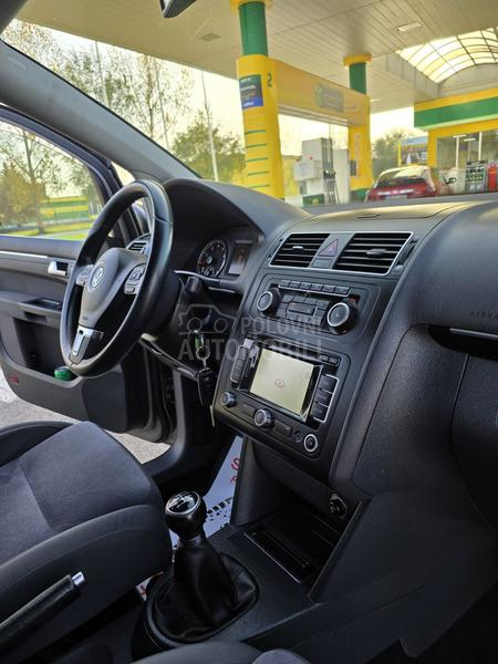 Volkswagen Touran 1,4TSI HIGHLINE