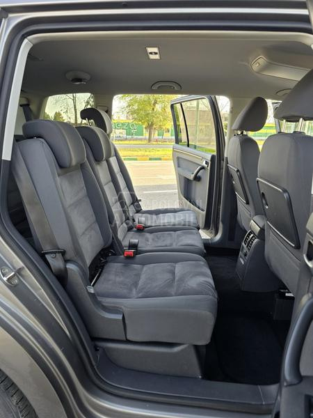 Volkswagen Touran 1,4TSI HIGHLINE