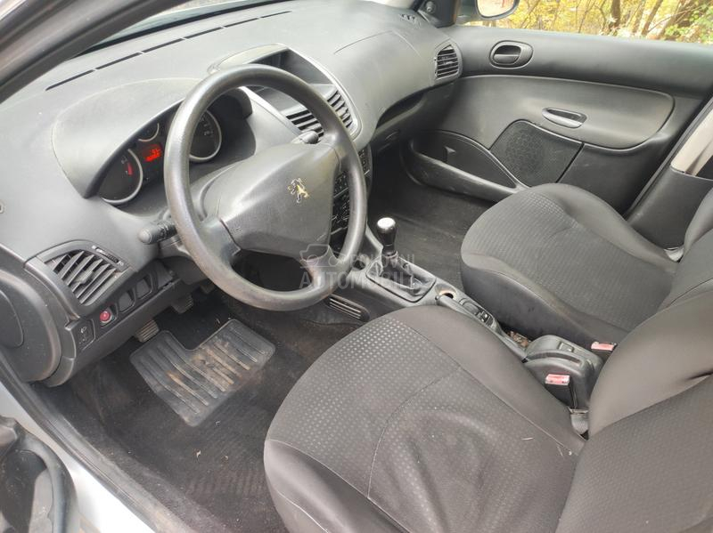 Peugeot 206 plus 