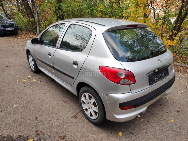 Peugeot 206 plus 