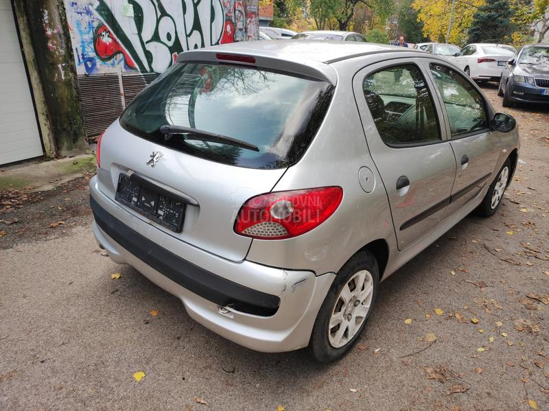 Peugeot 206 plus 