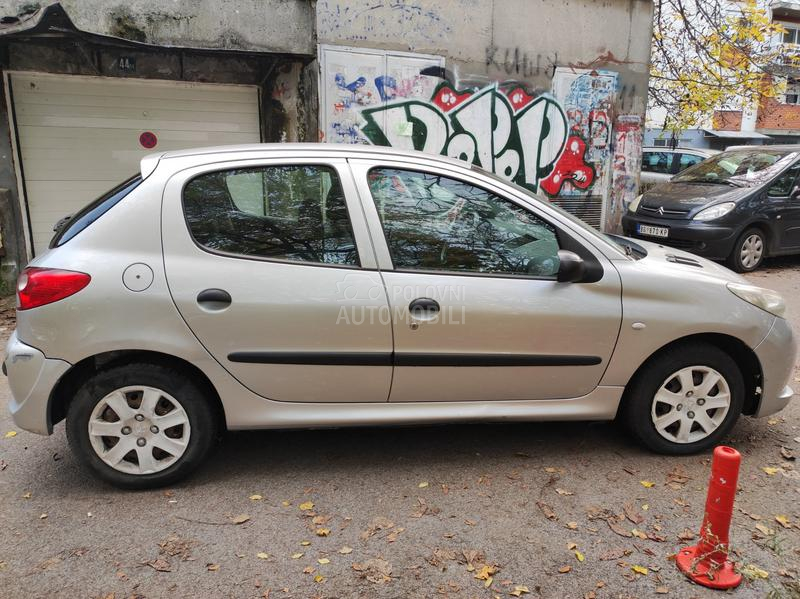 Peugeot 206 plus 