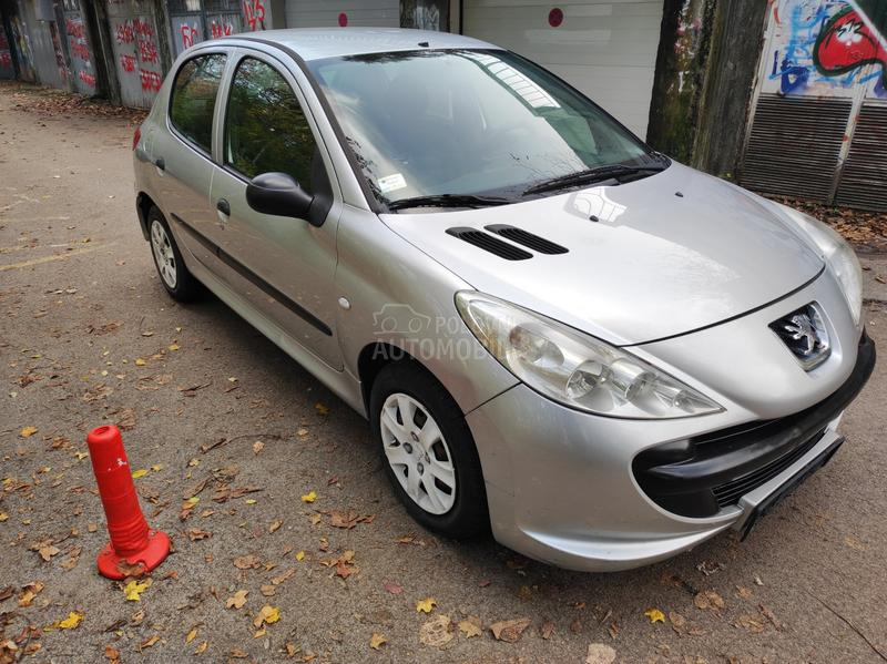 Peugeot 206 plus 