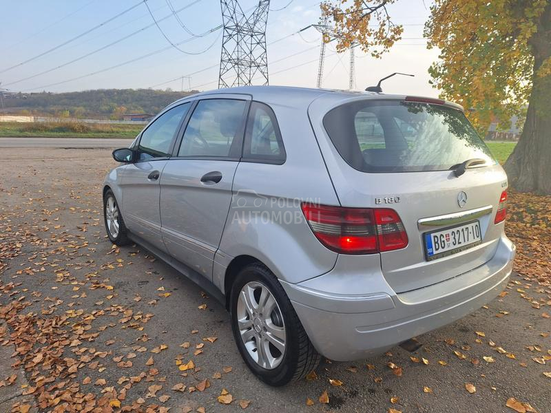 Mercedes Benz B 180 