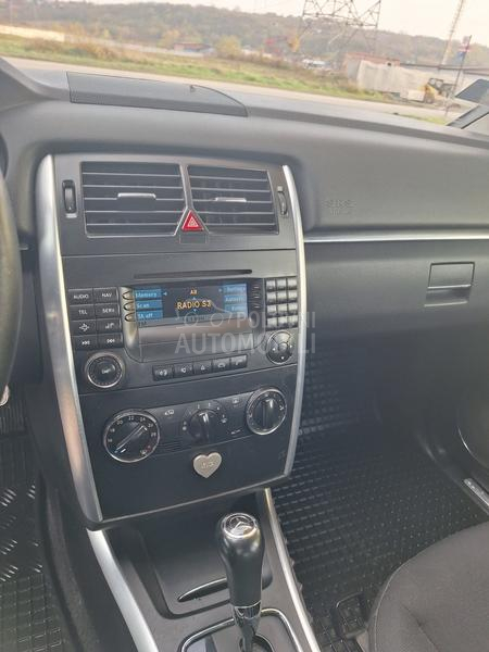Mercedes Benz B 180 