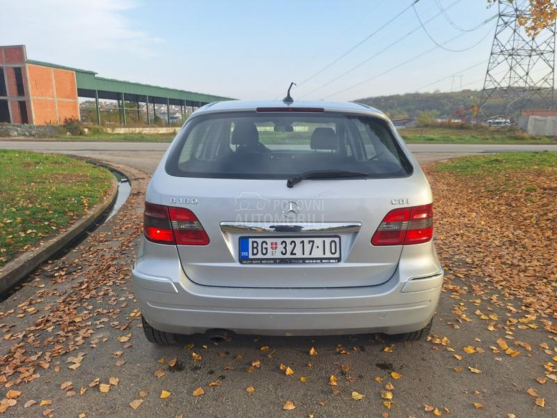 Mercedes Benz B 180 