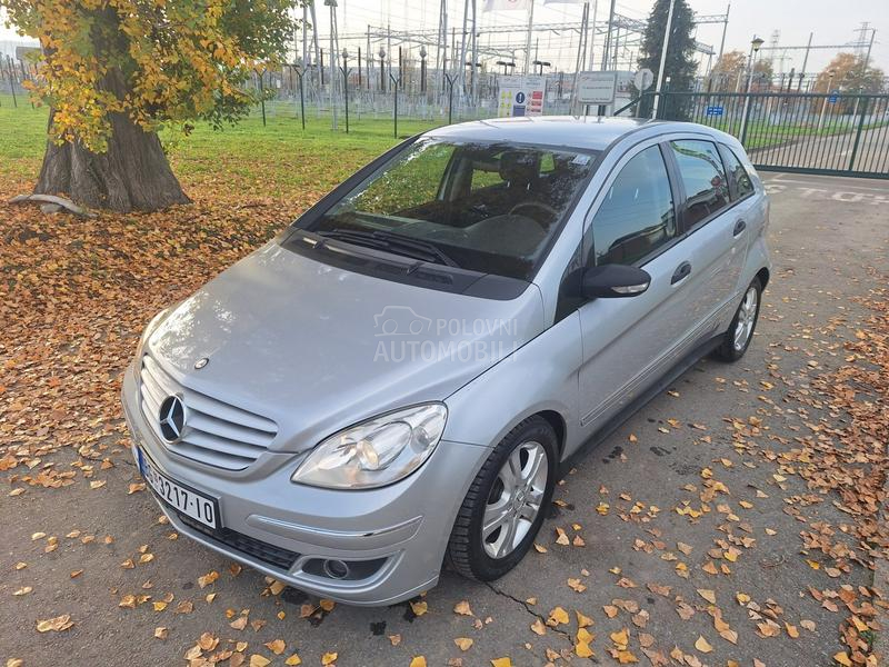 Mercedes Benz B 180 