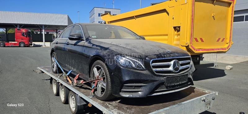 Mercedes Benz E 220 AMG