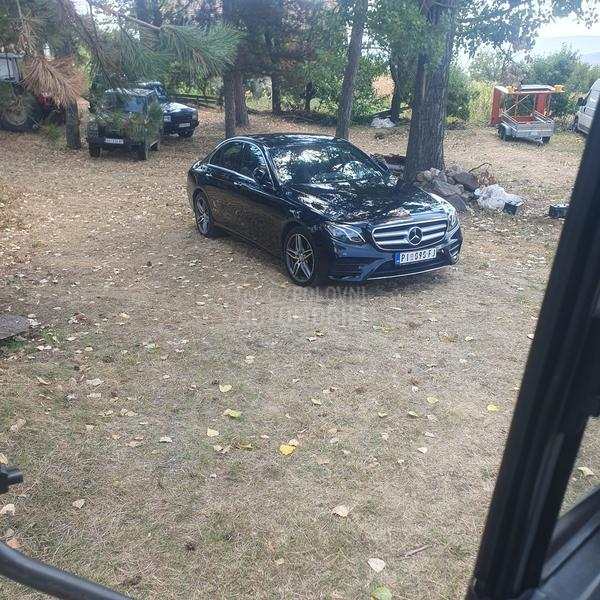 Mercedes Benz E 220 AMG