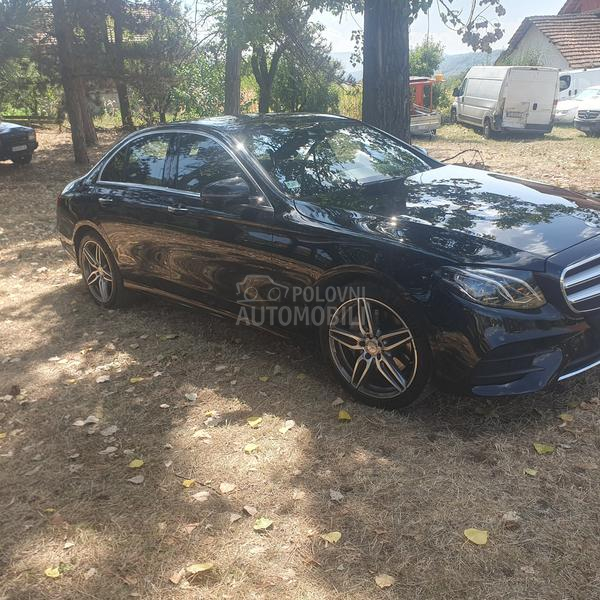 Mercedes Benz E 220 AMG