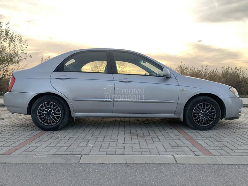 Kia Cerato 2.0 crdi