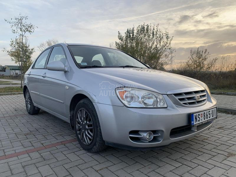 Kia Cerato 2.0 crdi