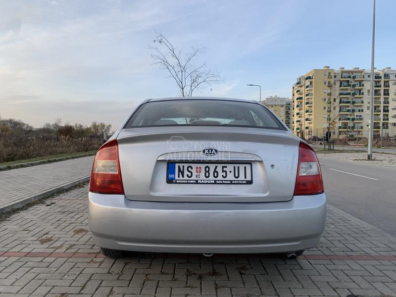 Kia Cerato 2.0 crdi