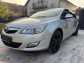 Opel Astra J 