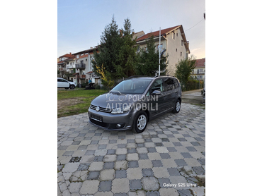 Volkswagen Touran U v o z     C   H