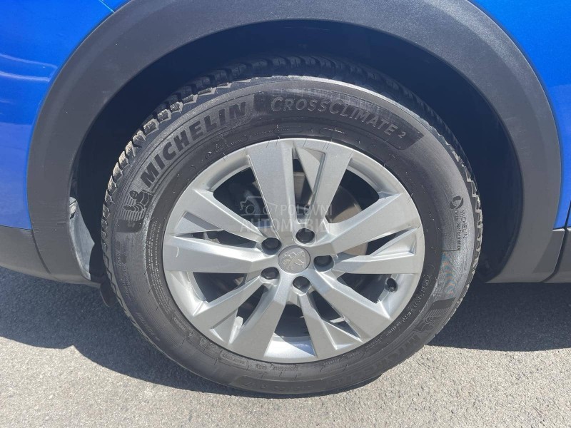Peugeot 3008 1.2 B Autom