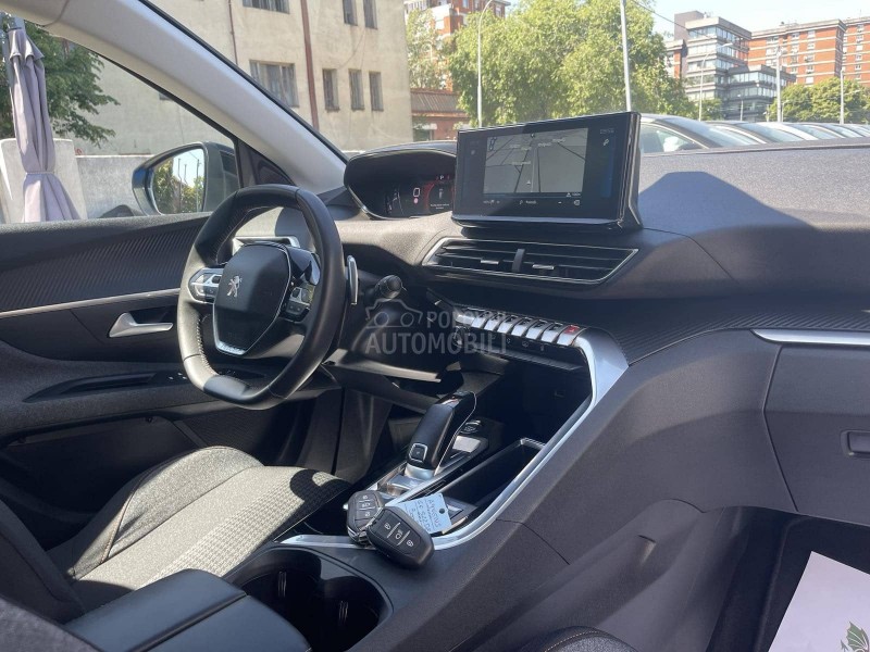 Peugeot 3008 1.2 B Autom