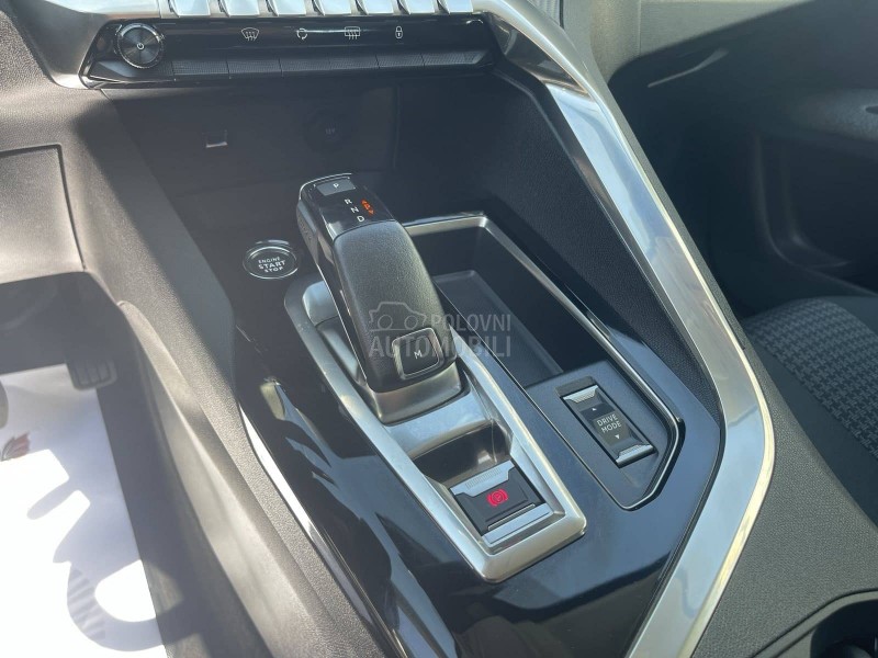 Peugeot 3008 1.2 B Autom