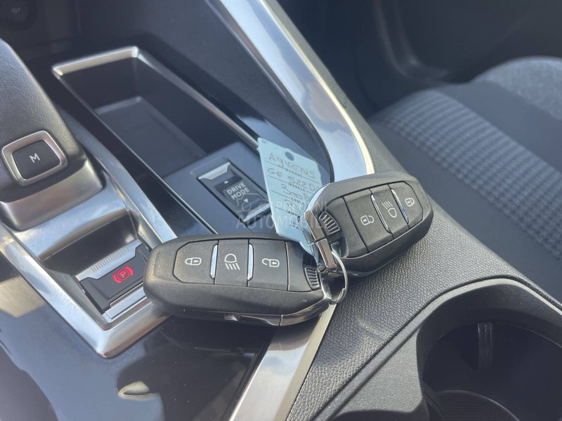 Peugeot 3008 1.2 B Autom