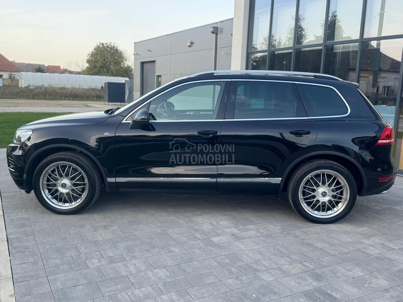 Volkswagen Touareg 4.2 TDI  R-LINE