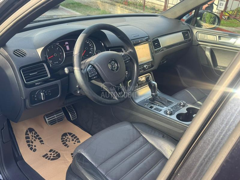 Volkswagen Touareg 4.2 TDI  R-LINE