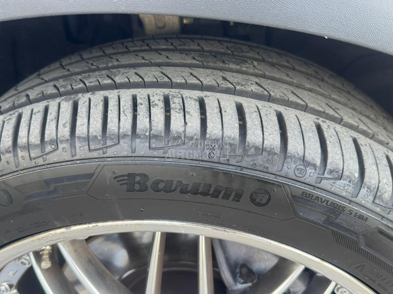 Volkswagen Touareg 4.2 TDI  R-LINE