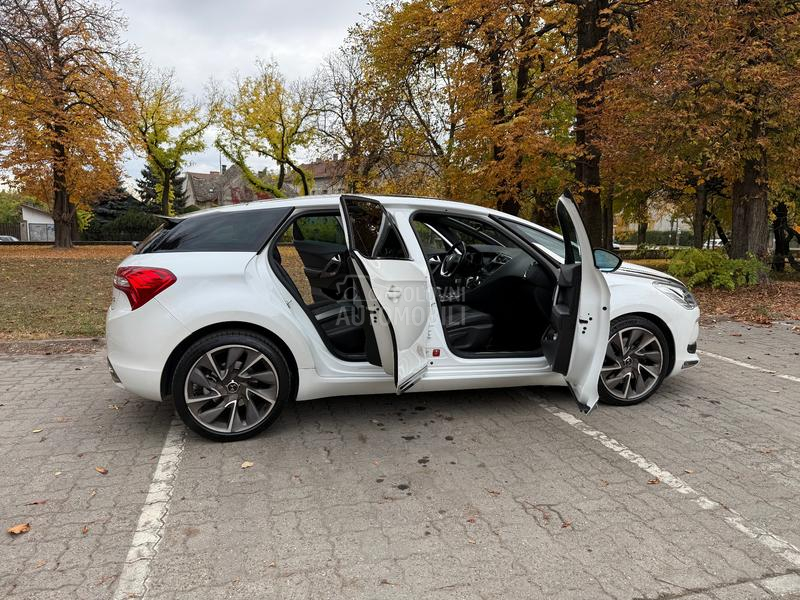 DS 5 2.0 HDi 180 FAP