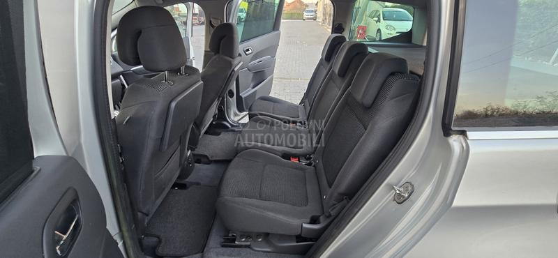 Peugeot 5008 1.6HDI/ o p i s