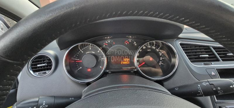 Peugeot 5008 1.6HDI/ o p i s