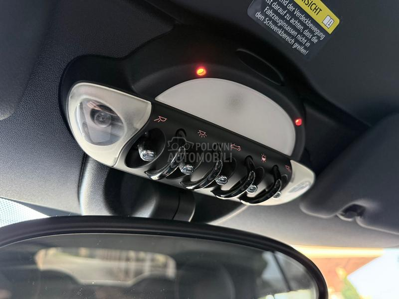 MINI Cooper Švajcarska