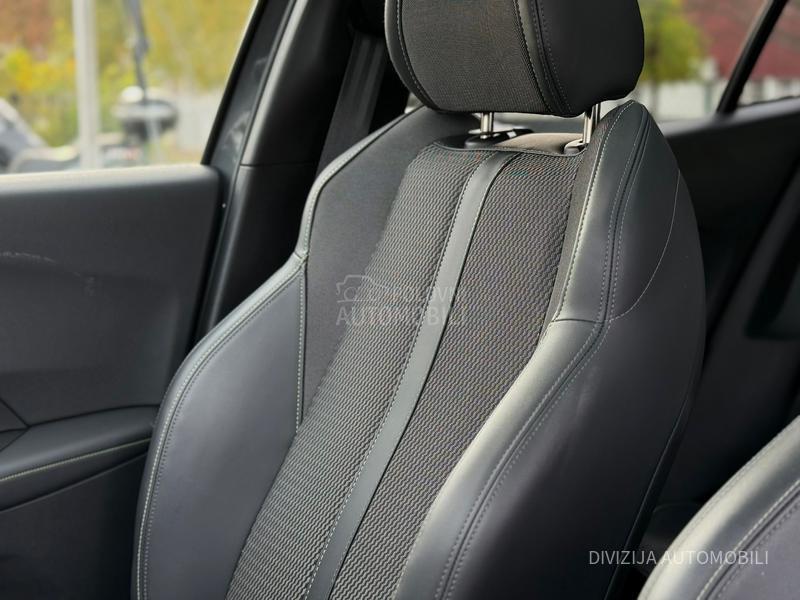 Peugeot 2008 GT/Pano/Kamera