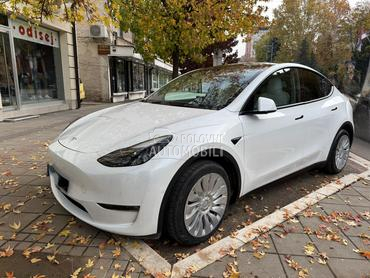 Tesla Model Y y