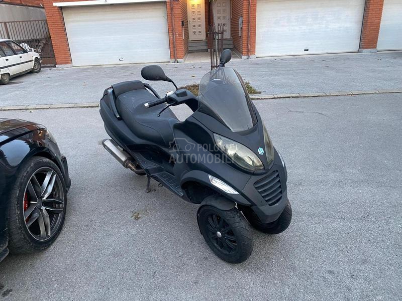 Piaggio mp3 250
