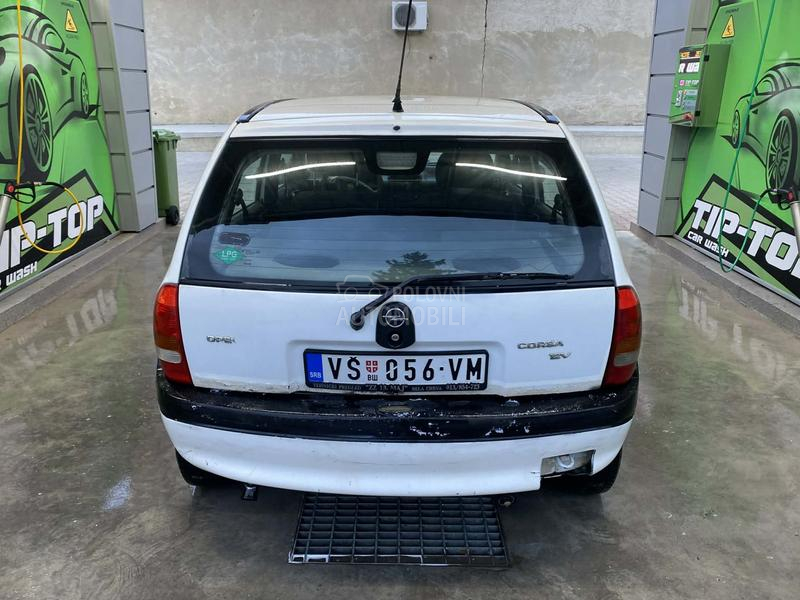 Opel Corsa B 
