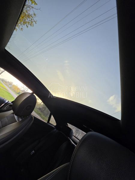 Mercedes Benz E 220 AMG