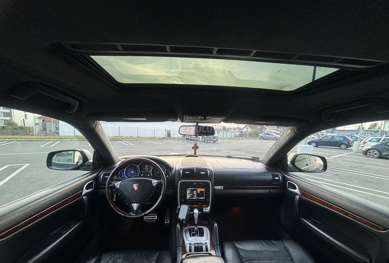 Porsche Cayenne Turbo 4.8 v8