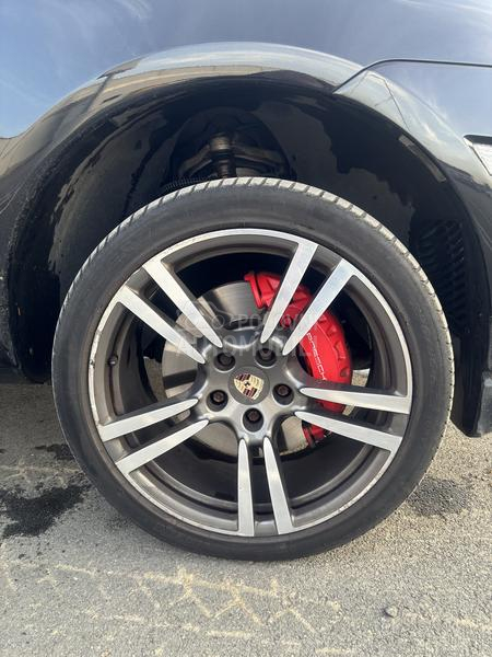 Porsche Cayenne Turbo 4.8 v8