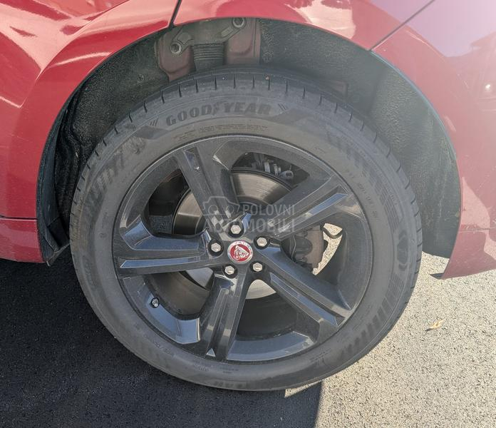 Jaguar F pace R Sport 25 AWD